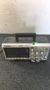 (1) Siglent Super Phosphor Oscilloscope