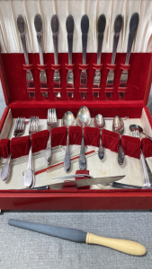 Silverware Set With Case