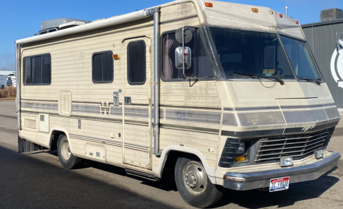 1984 Winnebago Chieftain Motor Home - Runs!