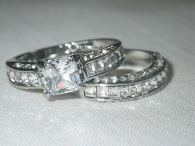 Wedding Set in White Gold Tone Size 8.5