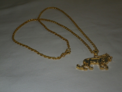 Gold Tone 24 Inch Chain with Lion Pendant