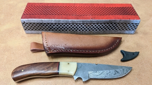 New Custom Full-Tang Hunting Knife w/Sheath