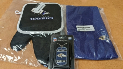 New Ravens Oven Mitt/Pot Holder, Finger Towel, Neck Tag
