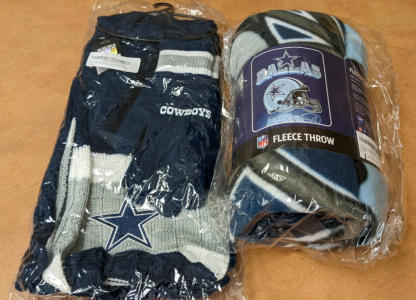 New Cowboys 50x60 Throw & Scarf/Gloves Set