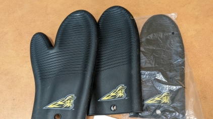 New Boilermaker Silicone Mitts