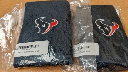 (2) New Texans Finger Towels