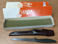 Vintage Gerber Muskie Knife w/Leather Sheath