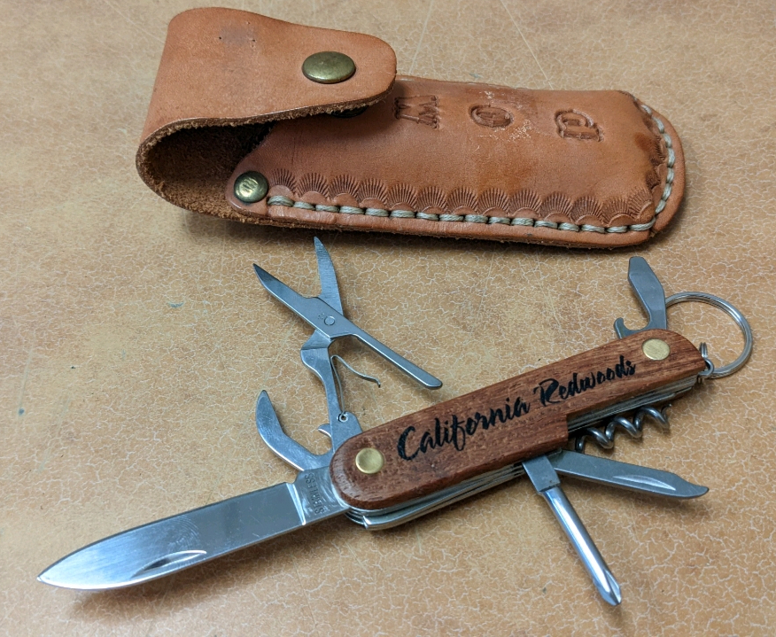 California RedwoodOverlaid Swiss Army Knife w/Leather Sheath