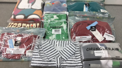 (6) Women&rsquo;s Swimwear, (2) Women&rsquo;s Shirts, Men&rsquo;s Socks, (1) Beach Towel