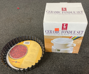Fondue Set & Tart Pan