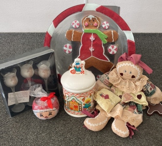 Assorted Christmas Items