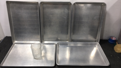 (5) 17 x 26 Inch Oven Pans (1) 32Oz Plastic Beer Pitcher