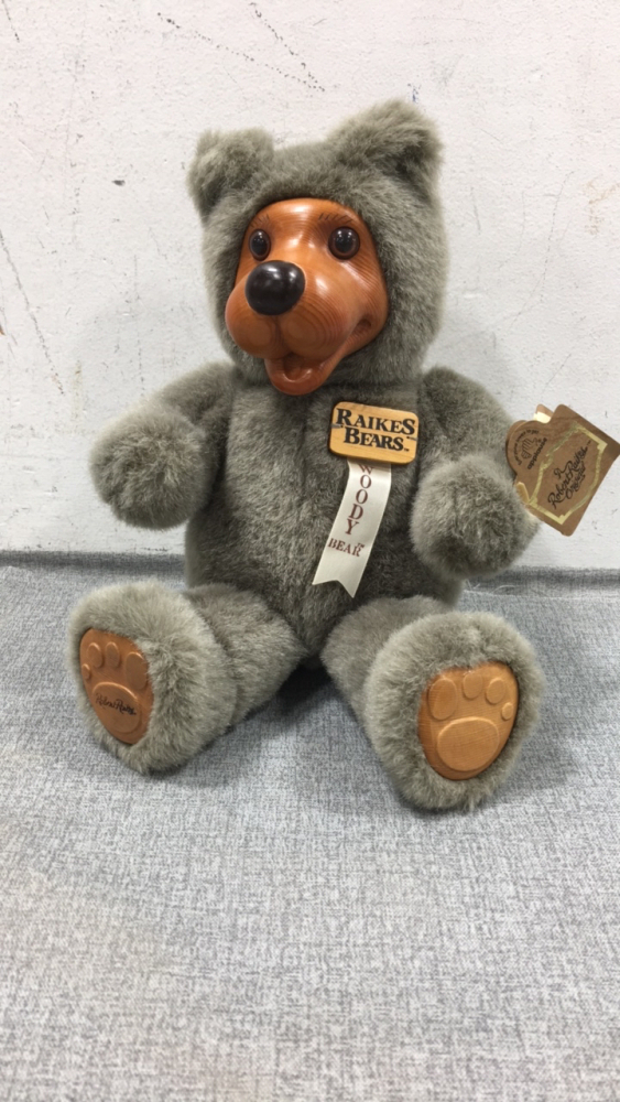 (1) Robert Raikes Bears Woody Bear With Original Tags