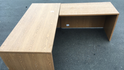 L shaped desk with leaf