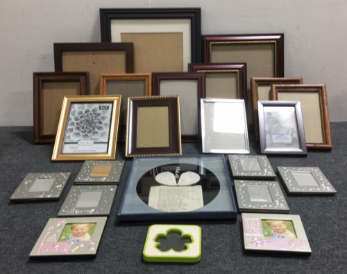 (22) Picture Frames