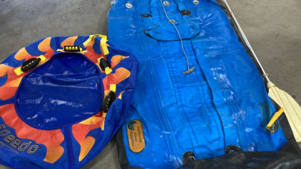Northwest river raft/ Oar- paddle
