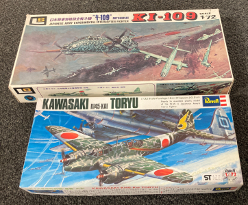 (2) Airplane Models