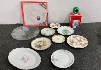 Decorative Floral Plates and Collectibles