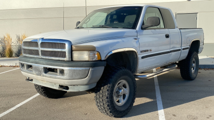 1998 Dodge Ram 1500 - 4x4 - Looks Good