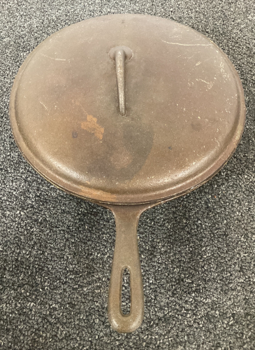 10.5 Inch Cast Iron Skillet With Lid