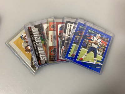 (9) Football Cards