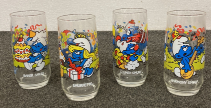 4 Collectible Smurf Glasses