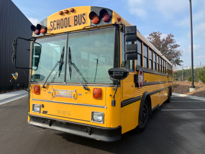 2000 Thomas Built Bus - Runs Great - Ready For The Road!
