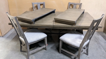 76"-112" Dining Table w/(4) Chairs & (2) 18" Leaves