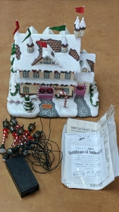 Hawthorne Village "Santa & Mrs. Claus' Castle w/Lighted Lamp Posts & CoA