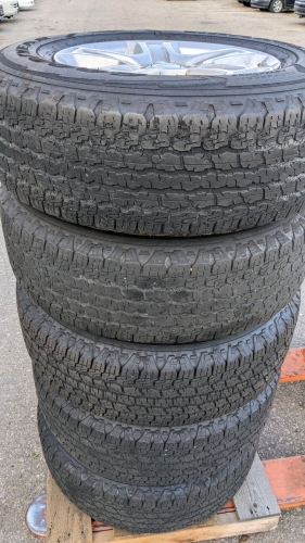 Goodyear Jeep 245/75R17 Tires