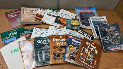DiY Remodel & Construction Books, Outboard Motor Service Manuals, 1992 Road Atlas, (10) CD-RW's w/Cases