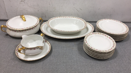 (16pc) Floral and Gold China Set