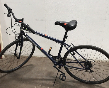 (1) 32” Adevnture 700 Roadmaster Mountain Bike