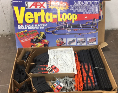 Team AFX Verta-Loop H.O. Scale Electric Slot Car Racing Set