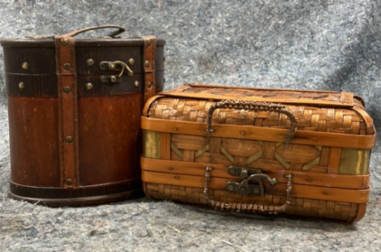 (1) 8&rdquo;x8&rdquo; Small Brown Cilundar Storage Container, (1) 10&rdquo;x5&rdquo; light Brown Storage Container