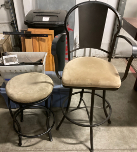 (2) Bar Stools