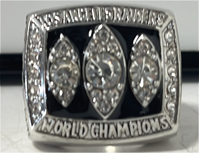 Los Angeles Raiders 1983 Replica Super Bowl Championship Ring