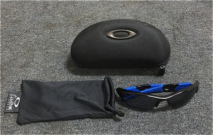 (1) Pair Of Oakley Custom Boise State Broncos Sunglasses With Carry Case