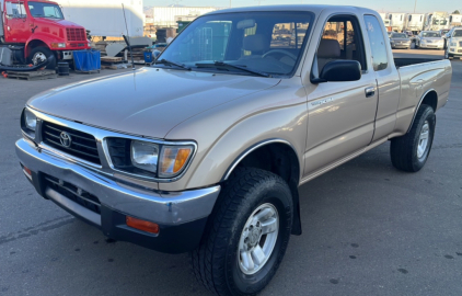 1996 Toyota Tacoma - 4x4!