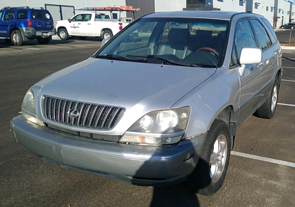 1999 Lexus RX300 - 4x4!