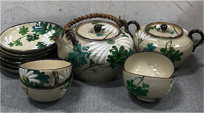 White Daisy Vintage Tea Set