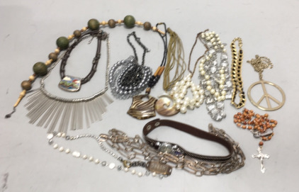Craft/Costume Jewelry Various Necklaces