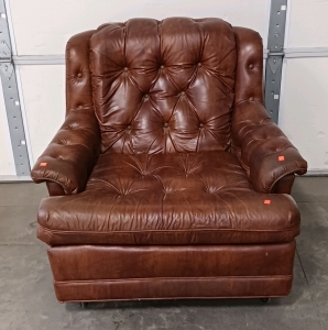 Elegant Brown Leather Lounge Chair