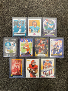 (10) Collectible Trevor Lawrence Sports Cards