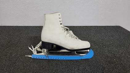 Women's Ice Skates