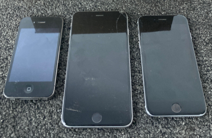 3 iPhones