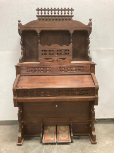 Victorian Parlor Pump Organ