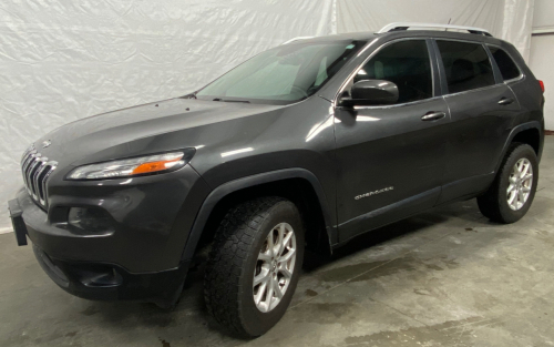 2016 Jeep Cherokee - 4x4 - Nice!