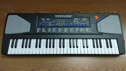 Techno-Beat Electronic Keyboard