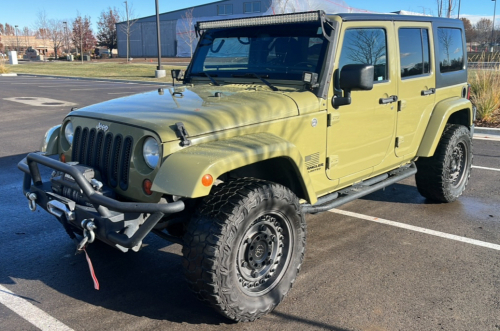 2013 Jeep Wrangler - 4x4!